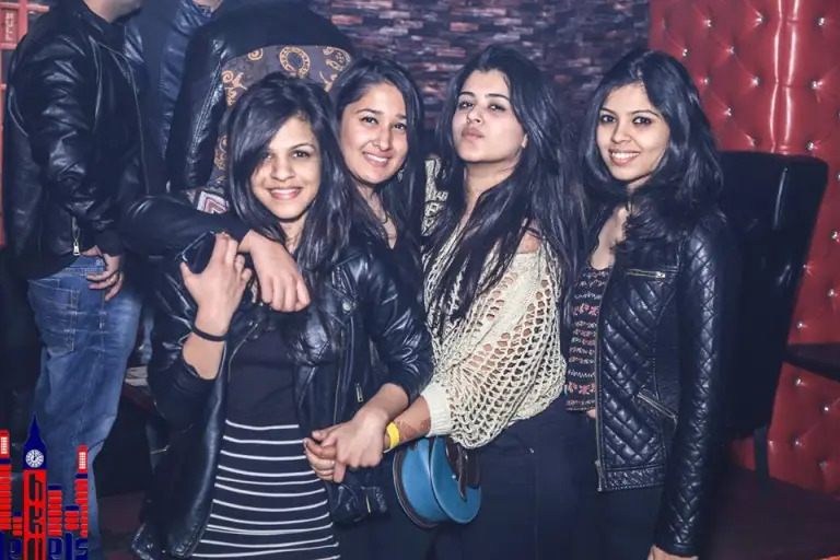 Top 10 Cool Places To Hangout in Delhi NCR With Friends
