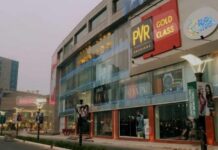 Top movie theatres and cinemas near Delhi University campuses